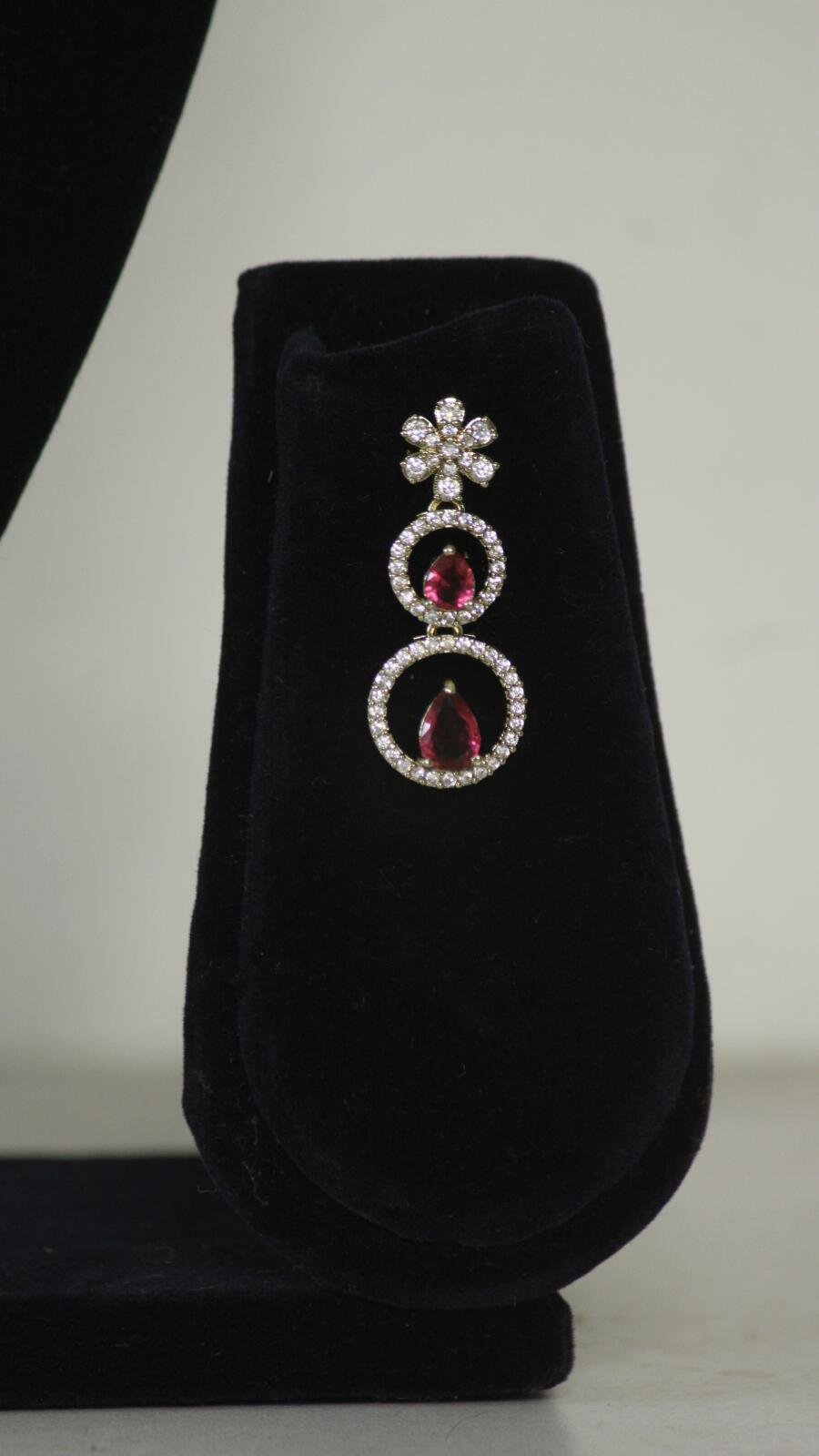 Diamond look alike necklace