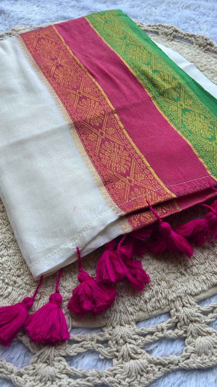 Premium mul cotton saree with tassel detailing on pallu