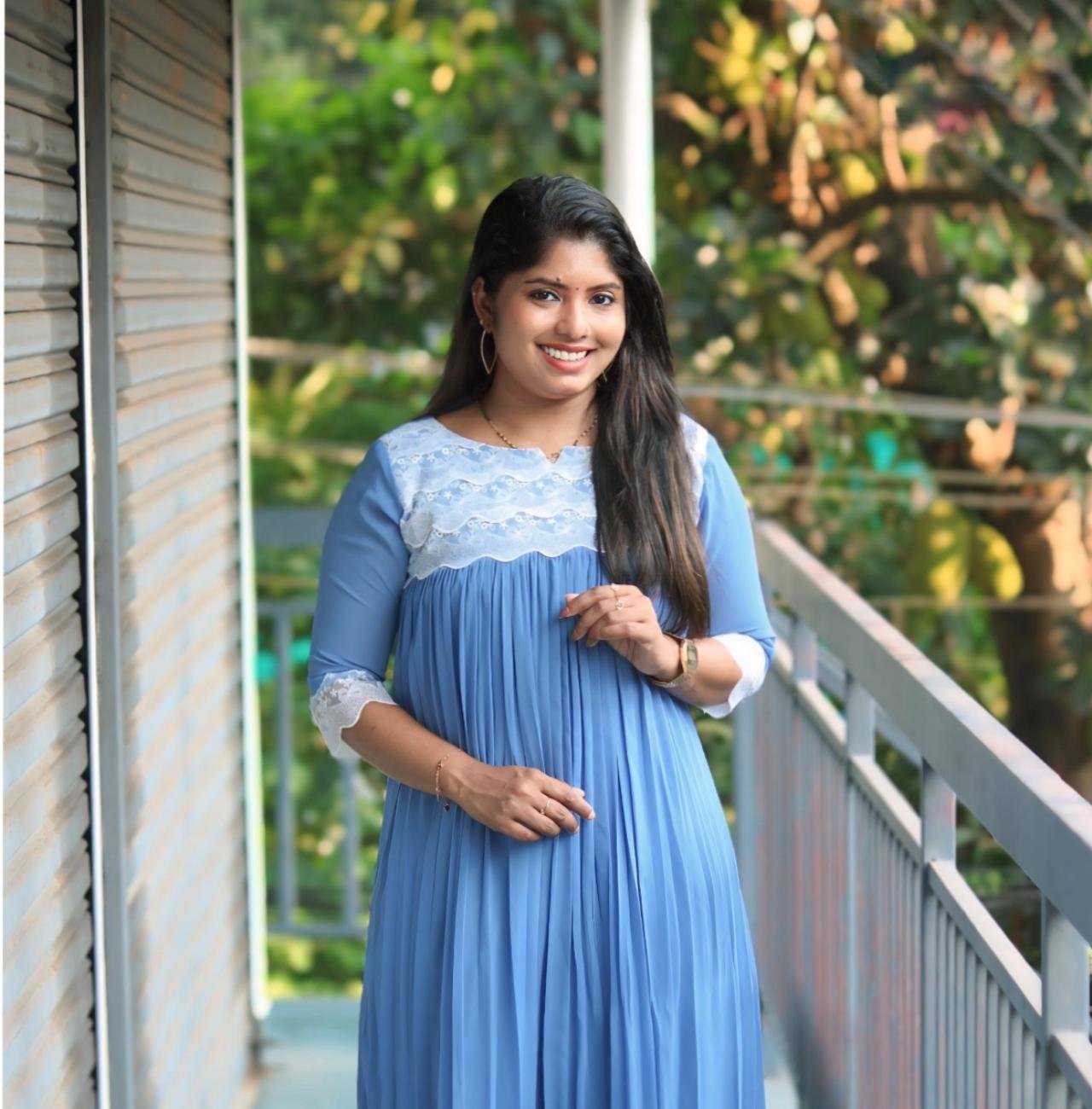 Simple & Elegant Lace-Highlighted Kurti