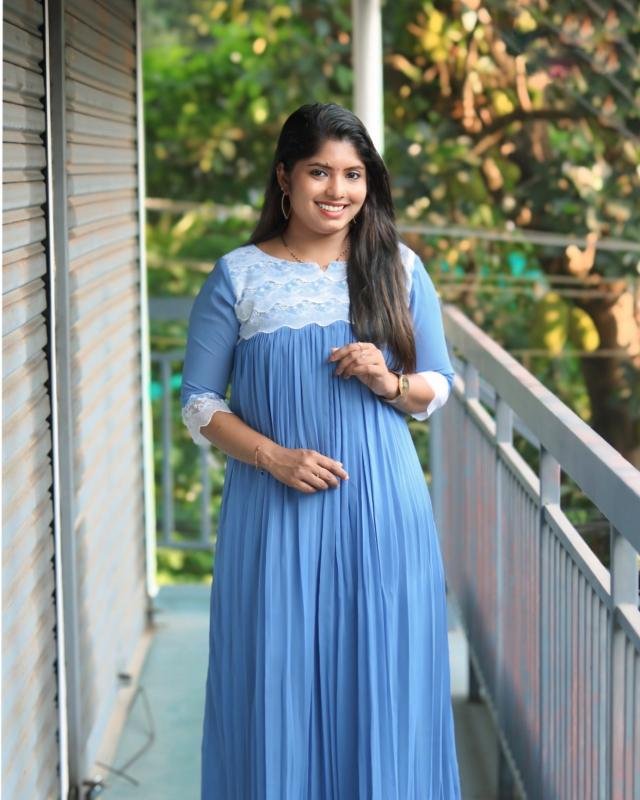 Simple & Elegant Lace-Highlighted Kurti