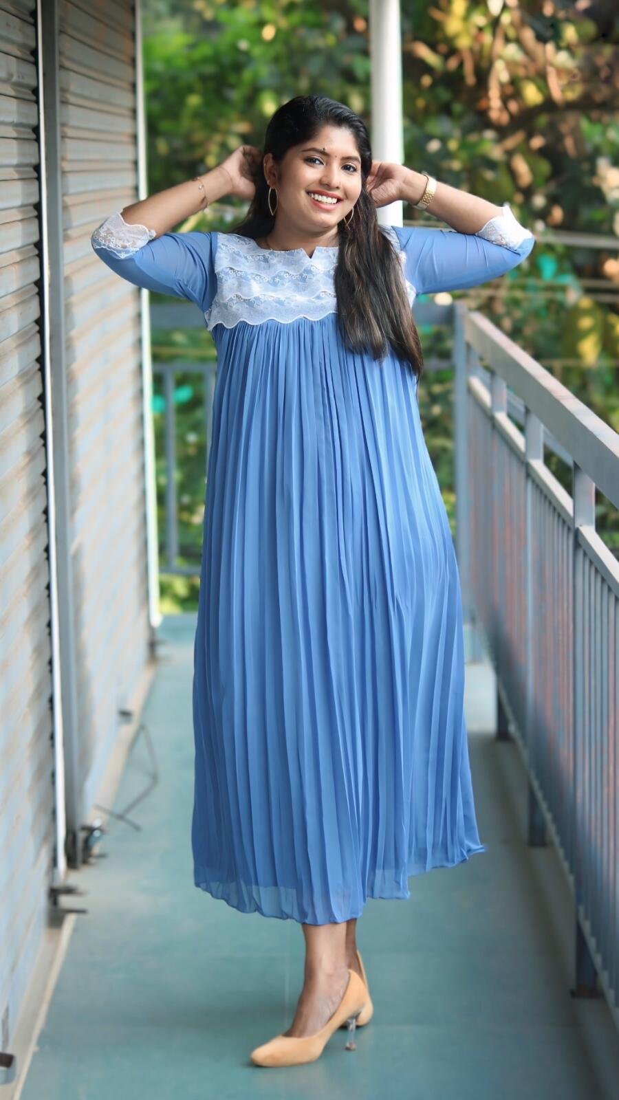 Simple & Elegant Lace-Highlighted Kurti