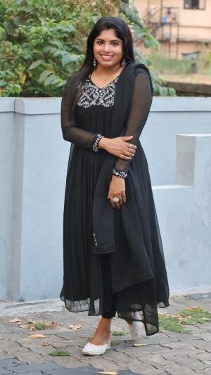 Handworked black top