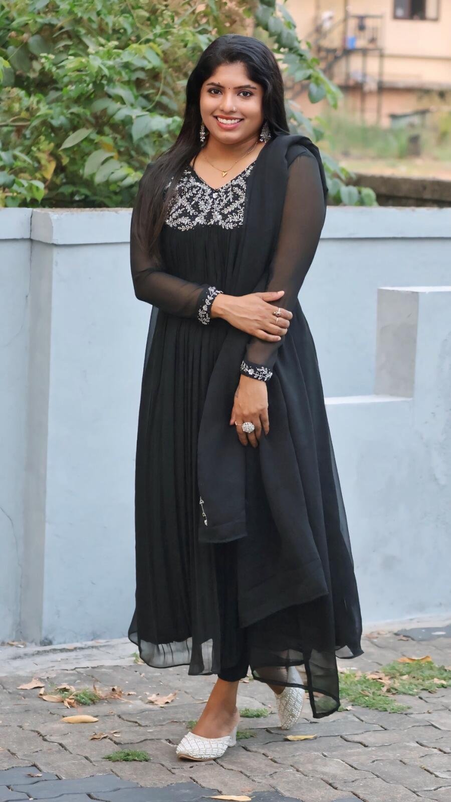 Handworked black top