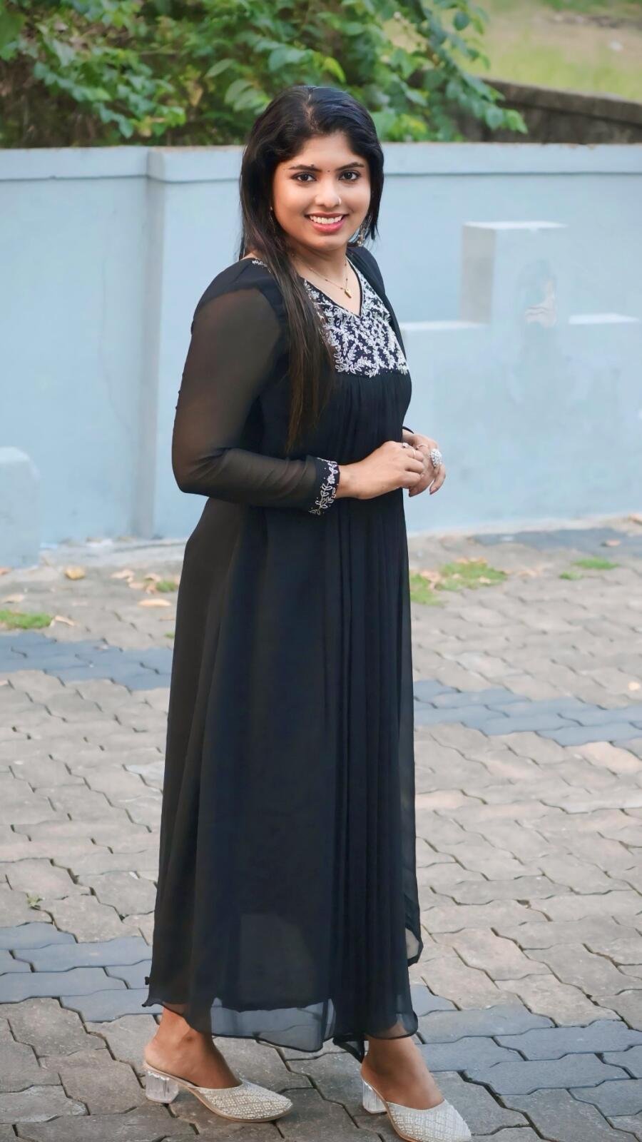 Handworked black top