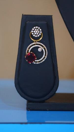 Premium diamond look alike neckpiece