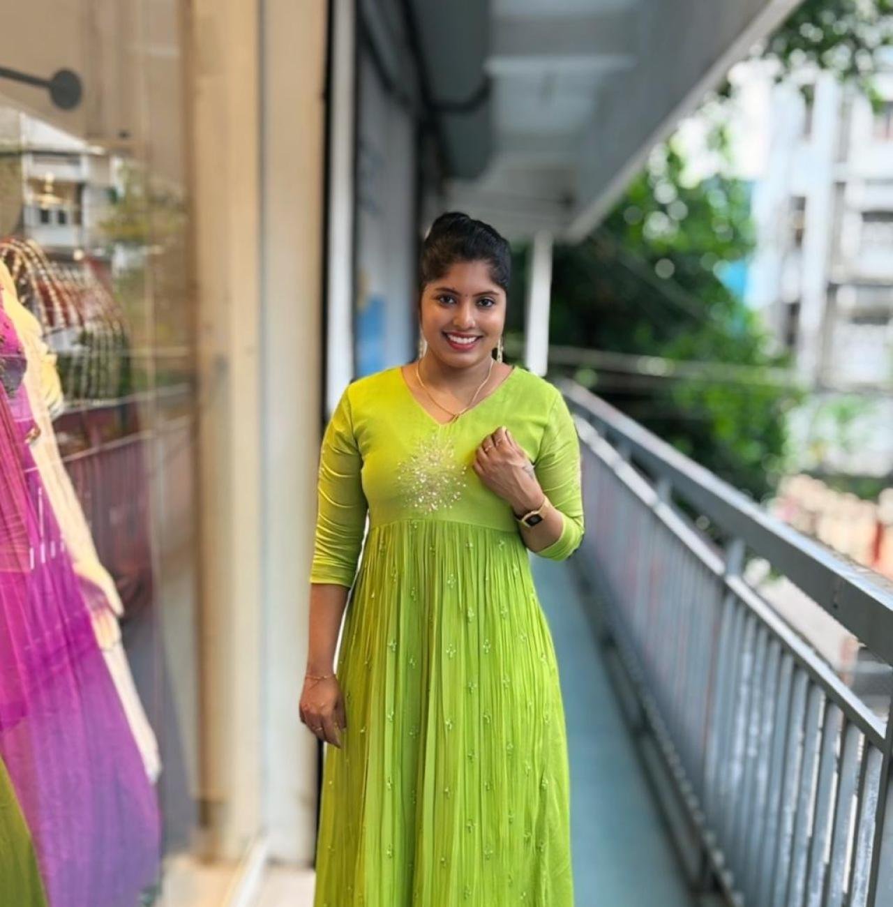 Grasshopper Green Dyable Viscose Georgette Kurti