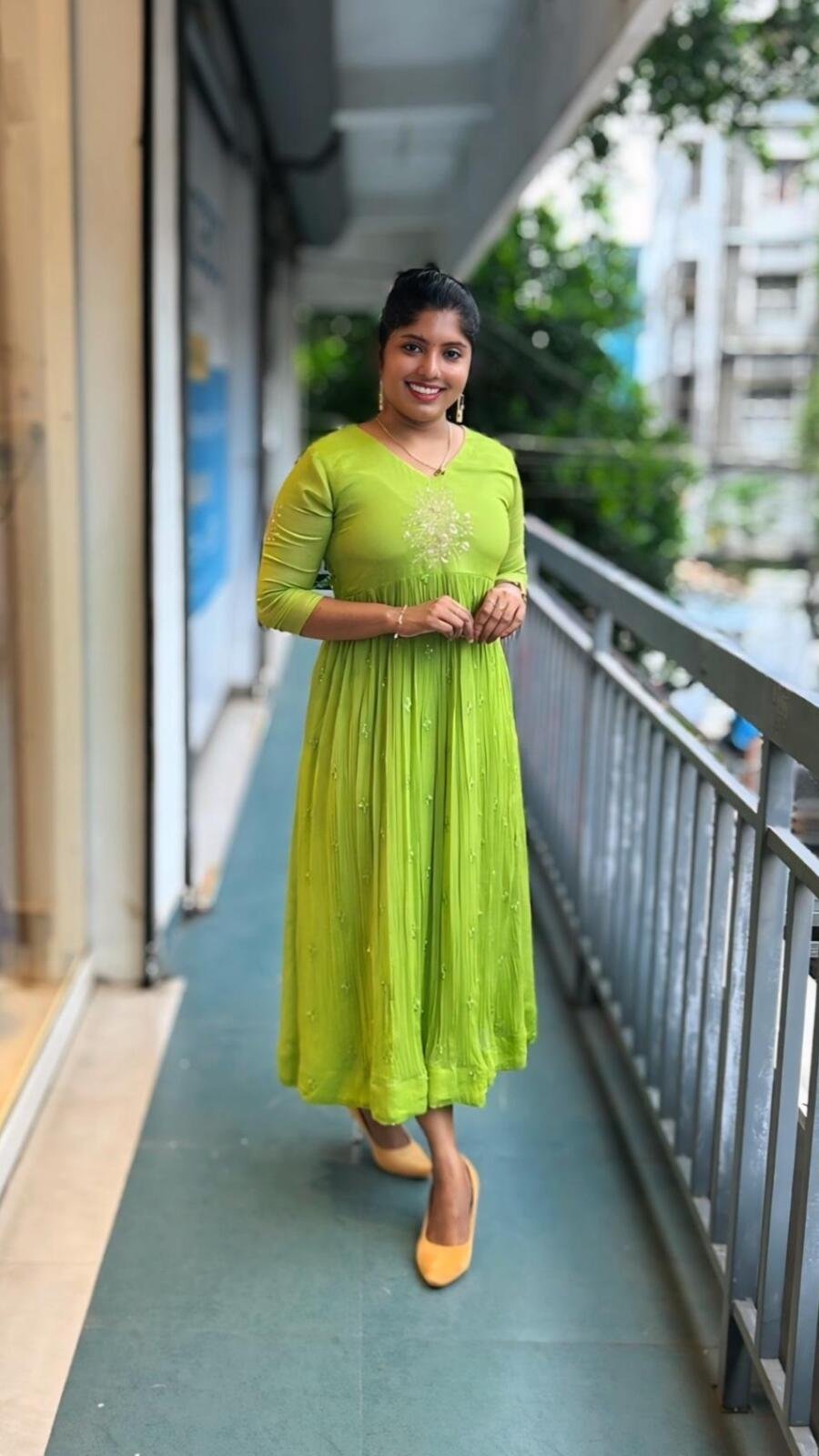 Grasshopper Green Dyable Viscose Georgette Kurti