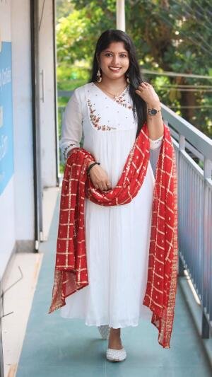 Chinon Elegant Handworked Premium Top