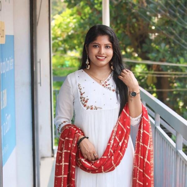 Chinon Elegant Handworked Premium Top