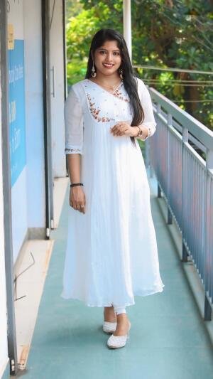 Chinon Elegant Handworked Premium Top