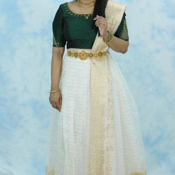 Traditional Handworked Dhavani Set