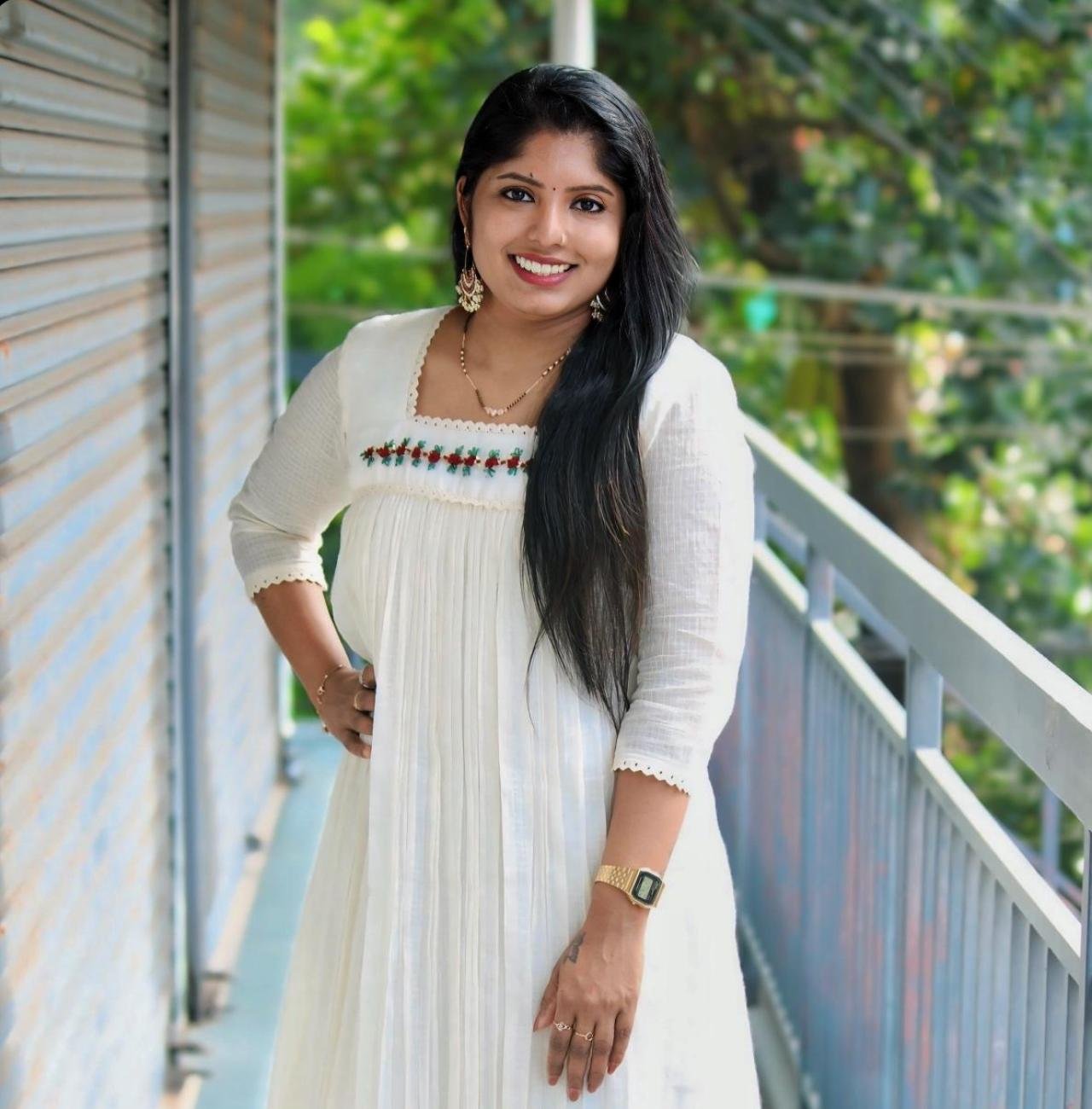 Elegant thread hand-worked Kota check premium top