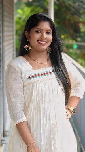 Elegant thread hand-worked Kota check premium top