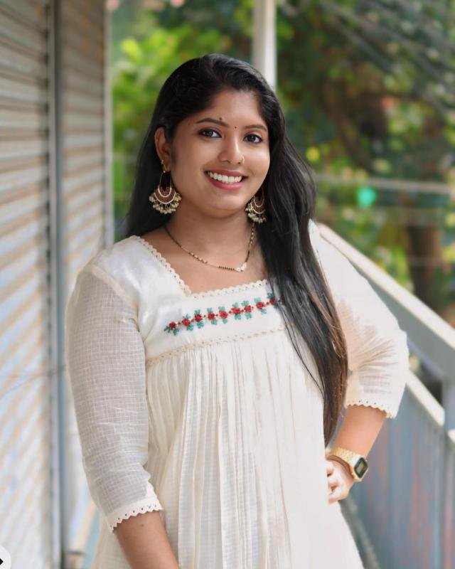 Elegant thread hand-worked Kota check premium top