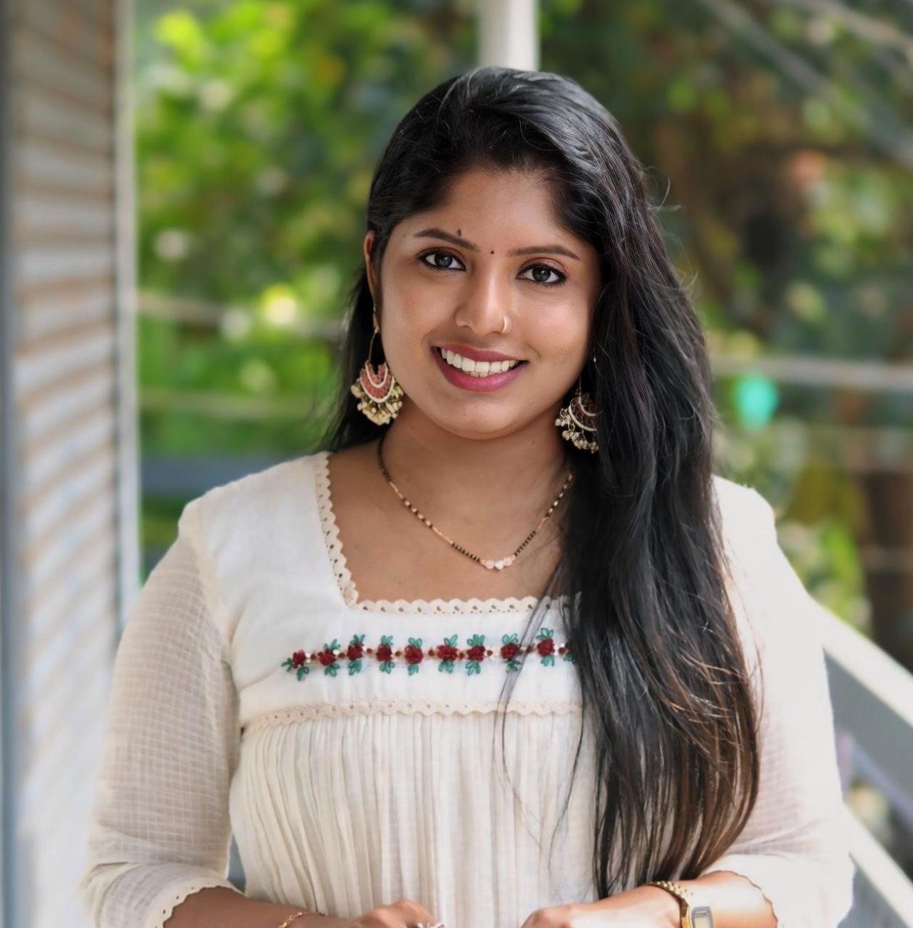 Elegant thread hand-worked Kota check premium top