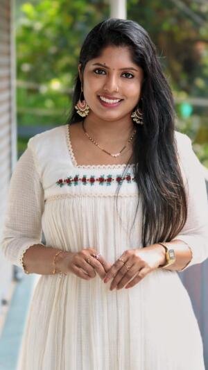 Elegant thread hand-worked Kota check premium top