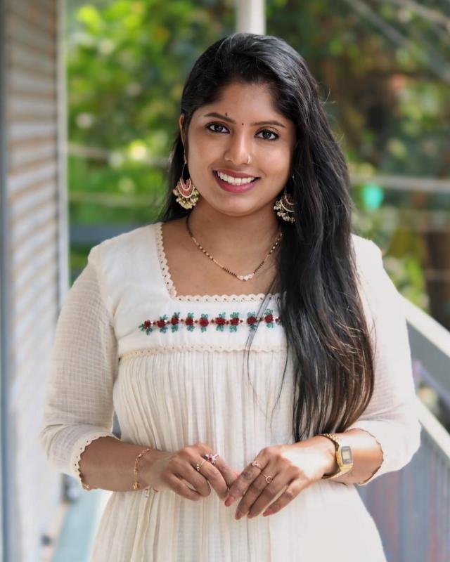 Elegant thread hand-worked Kota check premium top