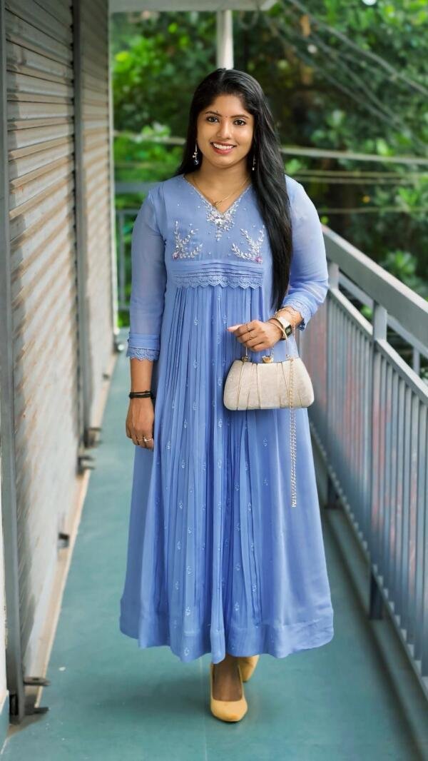 Well-Elegant Partywear Dyable Viscose Georgette Kurti